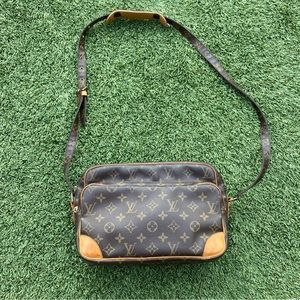 LOUIS VUITTON LV Nile Monogram Crossbody Shoulder Bag Monogram Canvas Purse